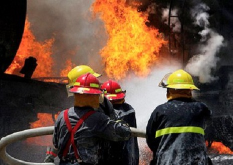 Fire Erupts At Shop In Western Turkey